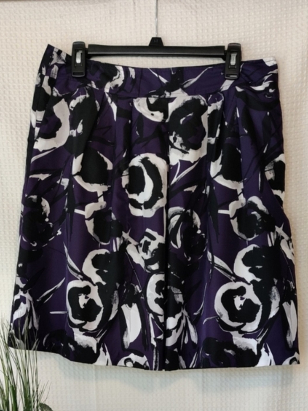 Ann Taylor Purple, black & White Floral Knee length Skirt Size 12 P